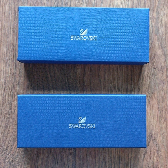 Swarovski - Stardust Twist Necklace - Picture 5 of 7